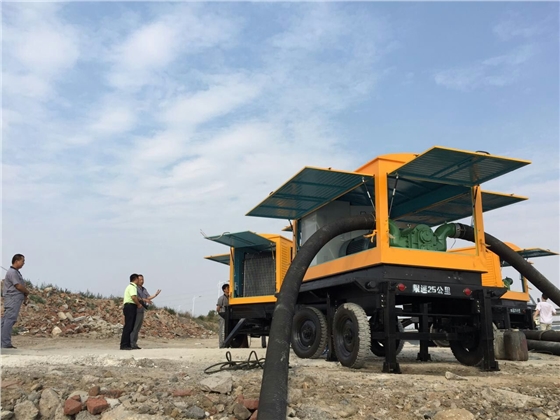 羅德移動(dòng)泵車進(jìn)行試車 羅德移動(dòng)泵車進(jìn)行試車