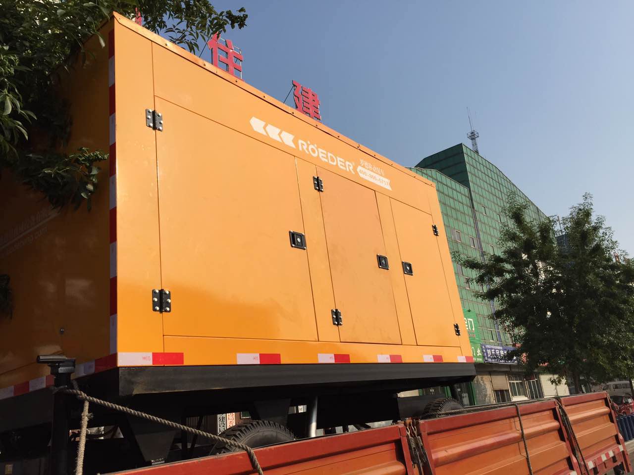 羅德移動(dòng)泵車準(zhǔn)備卸車 羅德移動(dòng)泵車準(zhǔn)備卸車